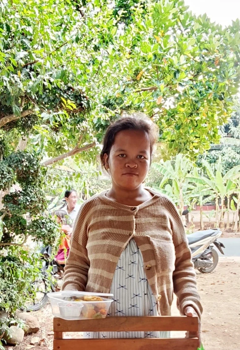 Pemberian Makanan Bergizi Gratis (MBG) bagi Ibu Hamil di Posyandu Harapan 1 RW 09 Karanggondang