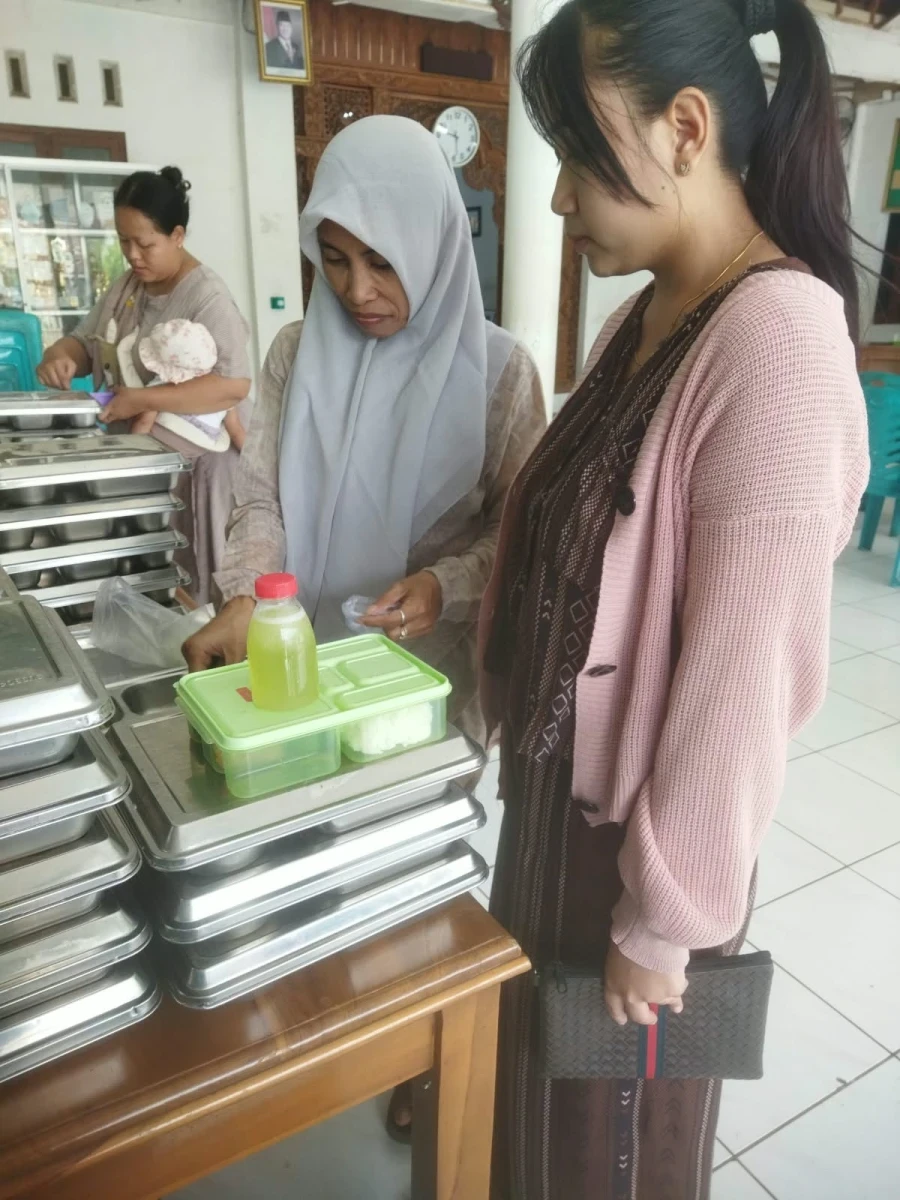 PEMBAGIAN MBG DI POS 1