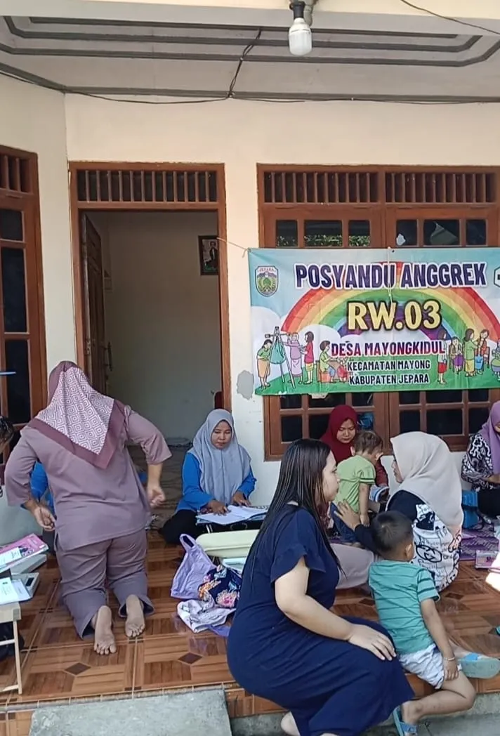"Cegah Stunting dari Mayongkidul: Pemantauan Gizi dan Tumbuh Kembang Balita Posyandu Anggrek"