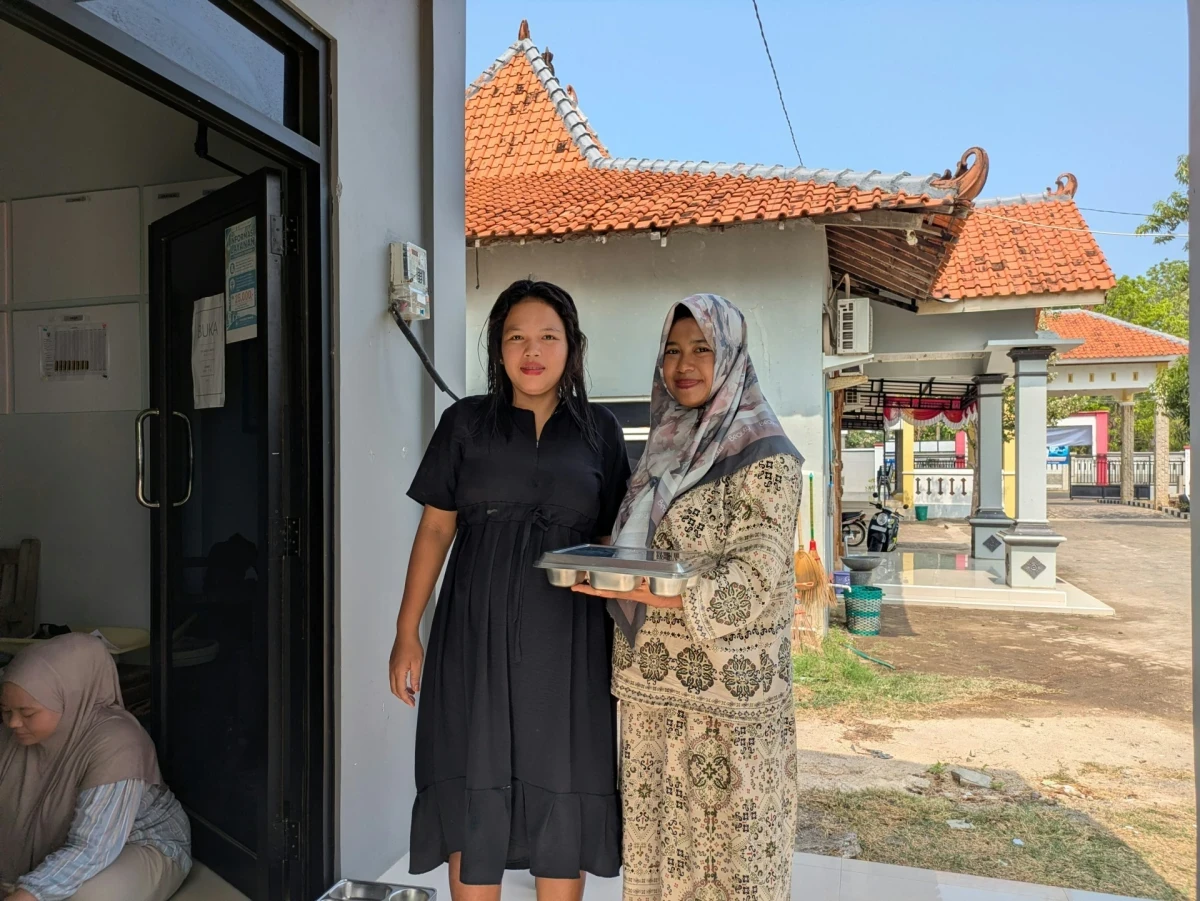 Dari Tangan Kader untuk Calon Generasi: Posyandu Telukawur Salurkan Makanan Bergizi Gratis bagi Ibu Hamil