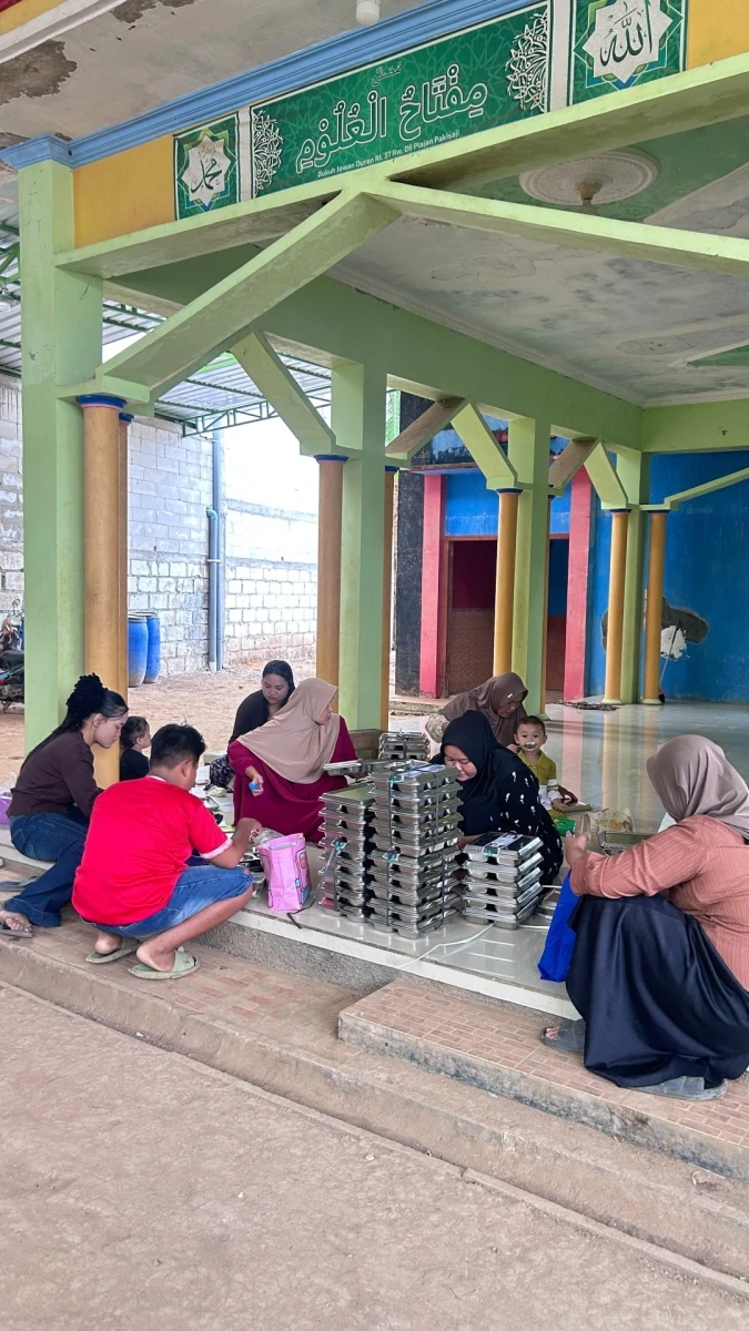 MAKANAN BERGIZI GRATIS