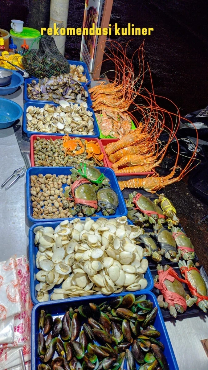 RF Seafood Karanggondang: Cita Rasa Segar Olahan Laut Terbaik