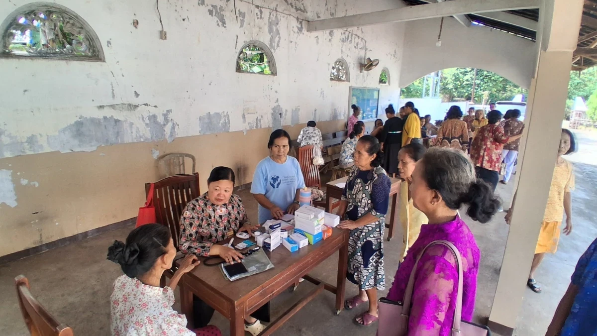 Pemeriksaan Kesehatan Lansia dan Konsultasi Gizi di GITJ Kedung Penjalin Karanggondang