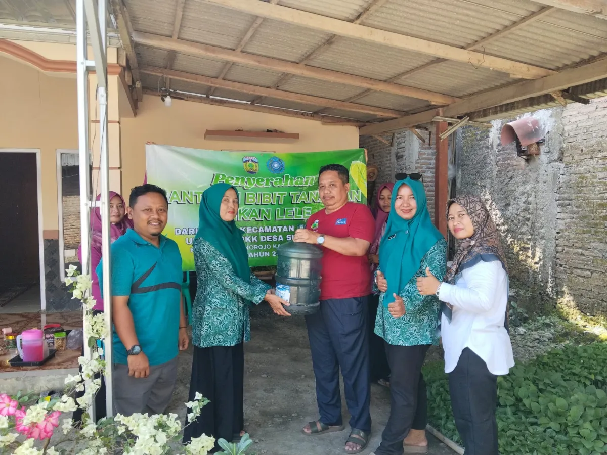 Penyerahan Bantuan Bibit Tanaman Dan Ikan Lele 