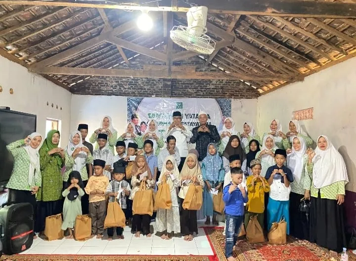 Santunan Yatim/Yatama Fatayat Ranting Jambu