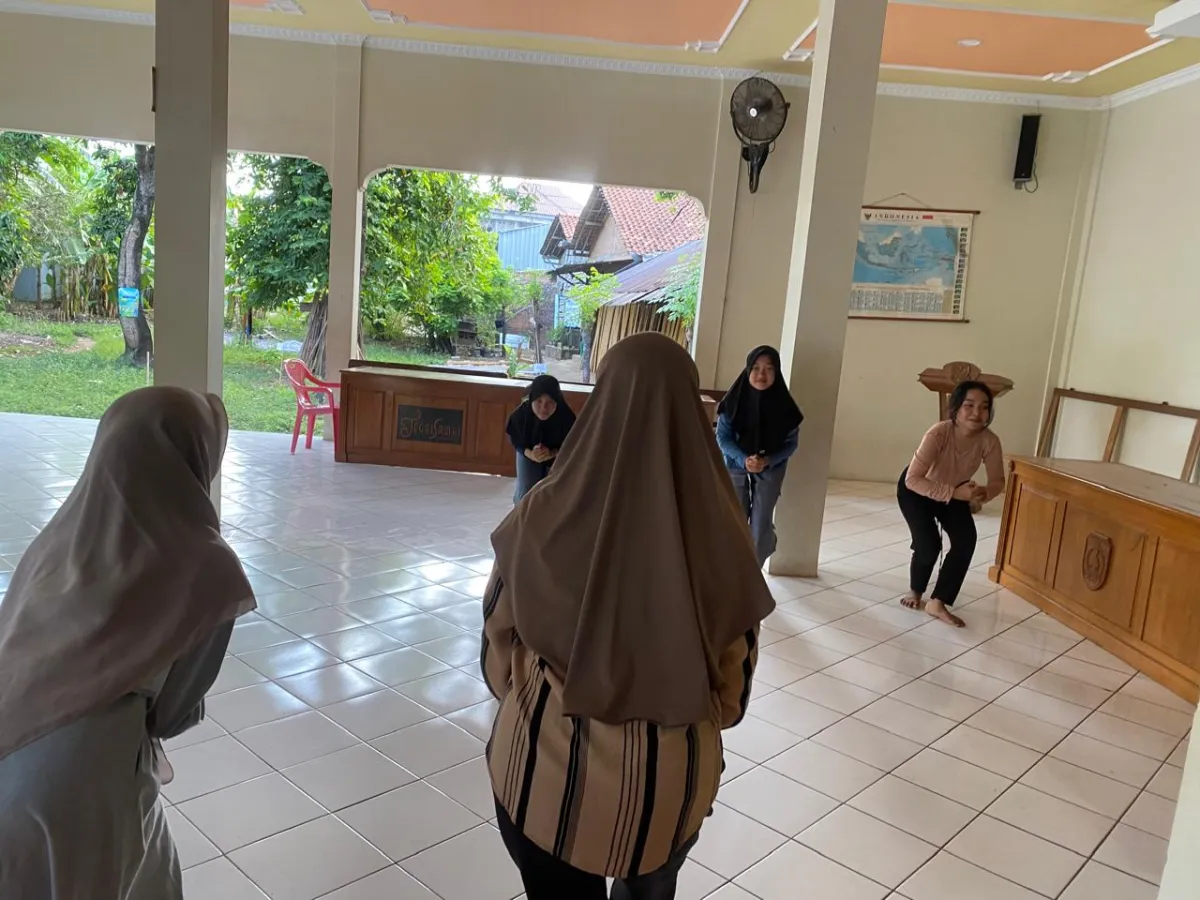 Pelatihan Tari Perang Obor sebagai Upaya Melestarikan Warisan Budaya Desa Tegalsambi