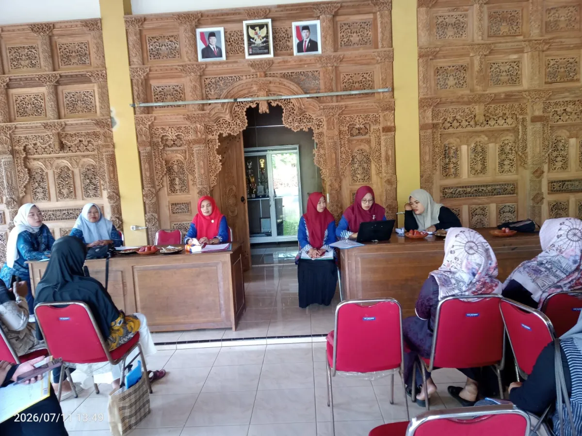 Pembinaan administrasi PKK Rt Rw