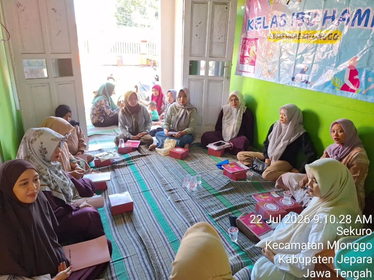 Pelaksanaan kelas ibu hamil dihadiri PKK DESA SEKURO