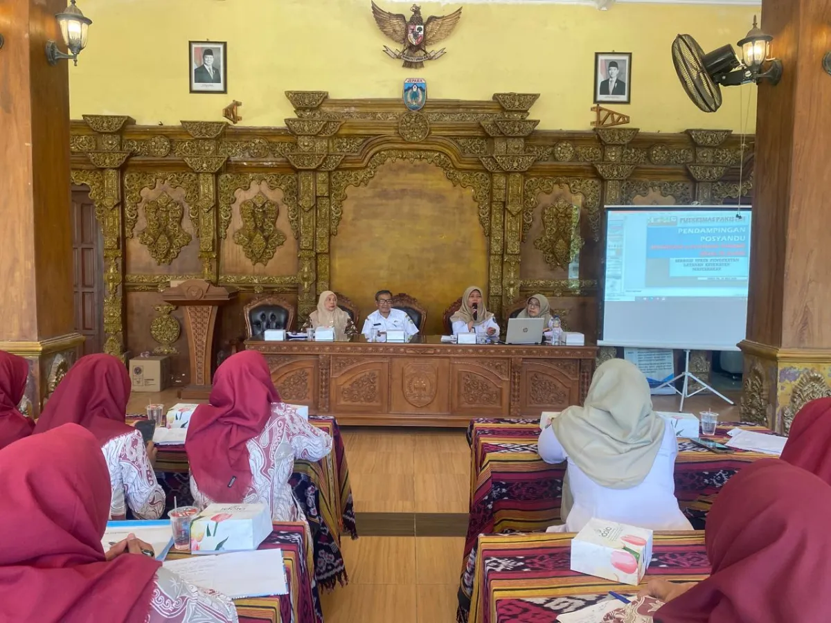 Pembinaan Posyandu 6 SPM di Balai Desa Plajan