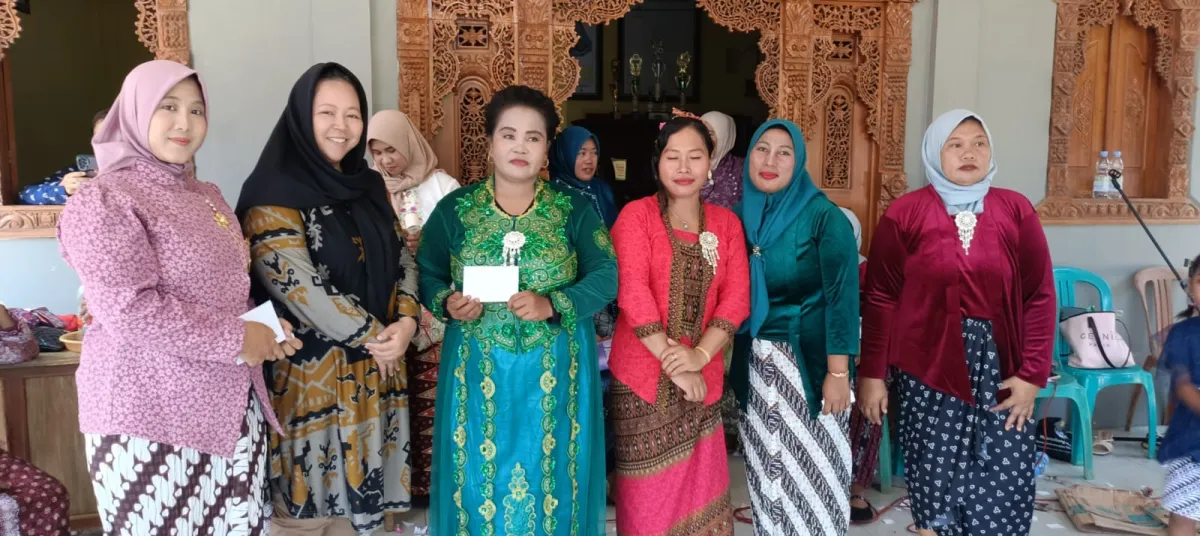 Upacara Memperingati hari kartini 21 April 2026 dan mengadakan lomba yang di ikuti oleh masyarakat dan anak sekolah 