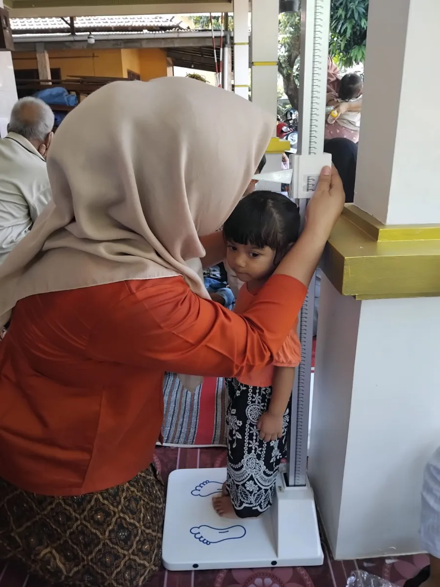 Pelayanan Posyandu Balita dan Lansia Posyandu Kasih Ibu 2 Desa Senenan