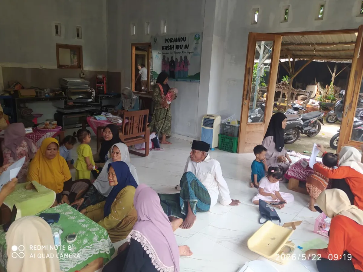 Pelayanan Posyandu Balita dan Lansia Posyandu Kasih Ibu 4 Desa Senenan