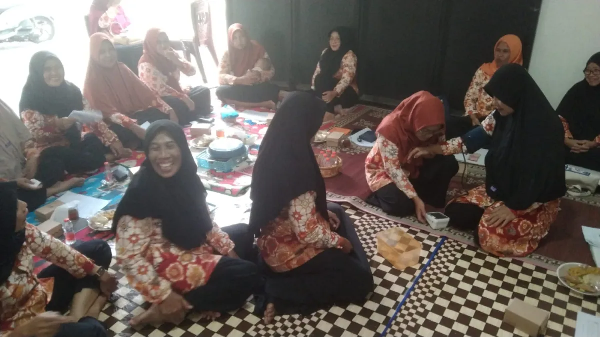 Pembinaan anggota Kelompok PKK RT 6 RW 2 tentang program PKK