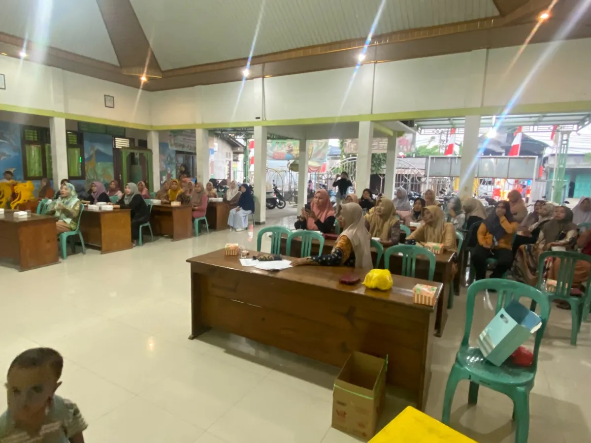 Sosialisai menjaga keseimbangan etika anak dalam pergaulan bebas