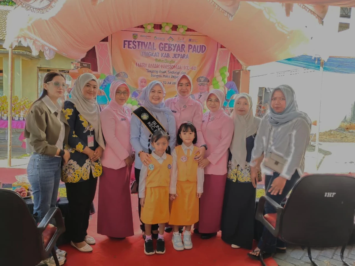 Bunda PAUD Kecamatan Pecangaan Mendampingi Peserta Lomba Menyanyi TK Bhayangkari Pecangaan di Tingkat Kabupaten Jepara