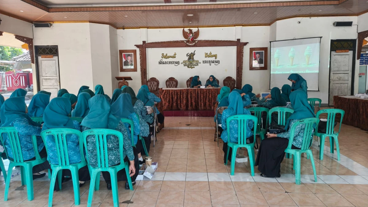 Hadiri Rapat Koordinasi TP PKK Desa se Kecamatan Tahunan