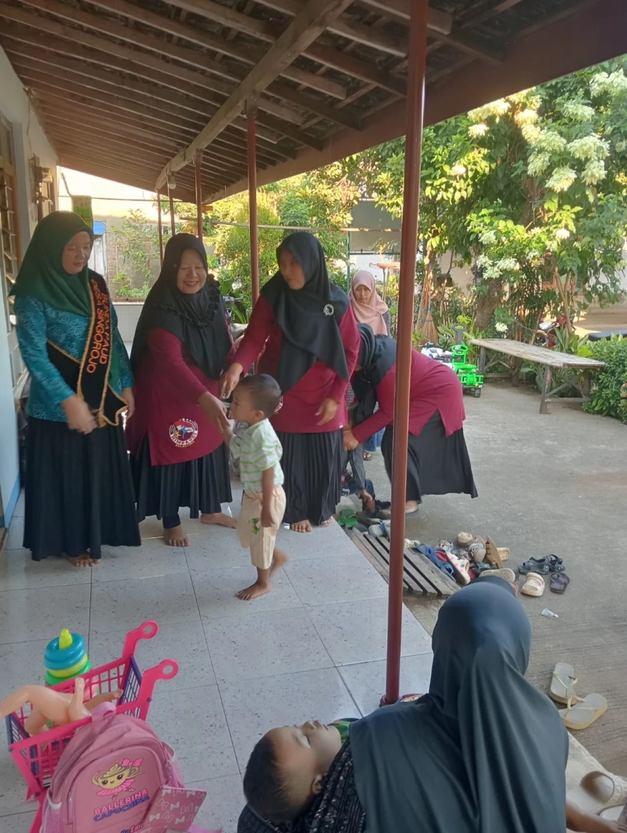 Bunda PAUD Menyapa dan Mendampingi Kegiatan Belajar Anak