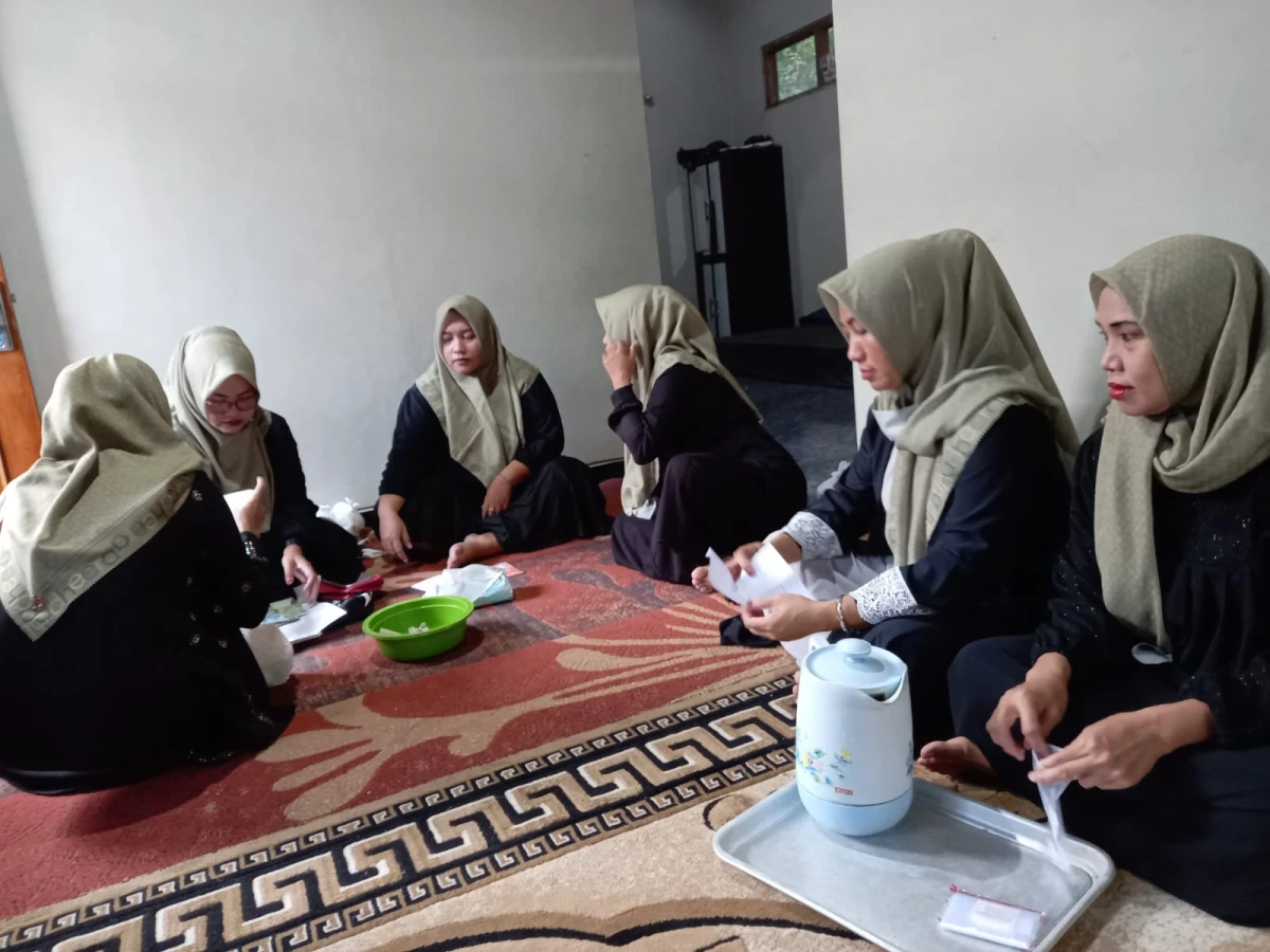 Kegiatan kelompok PKK RT 5 RW 1 desa Sengonbugel 