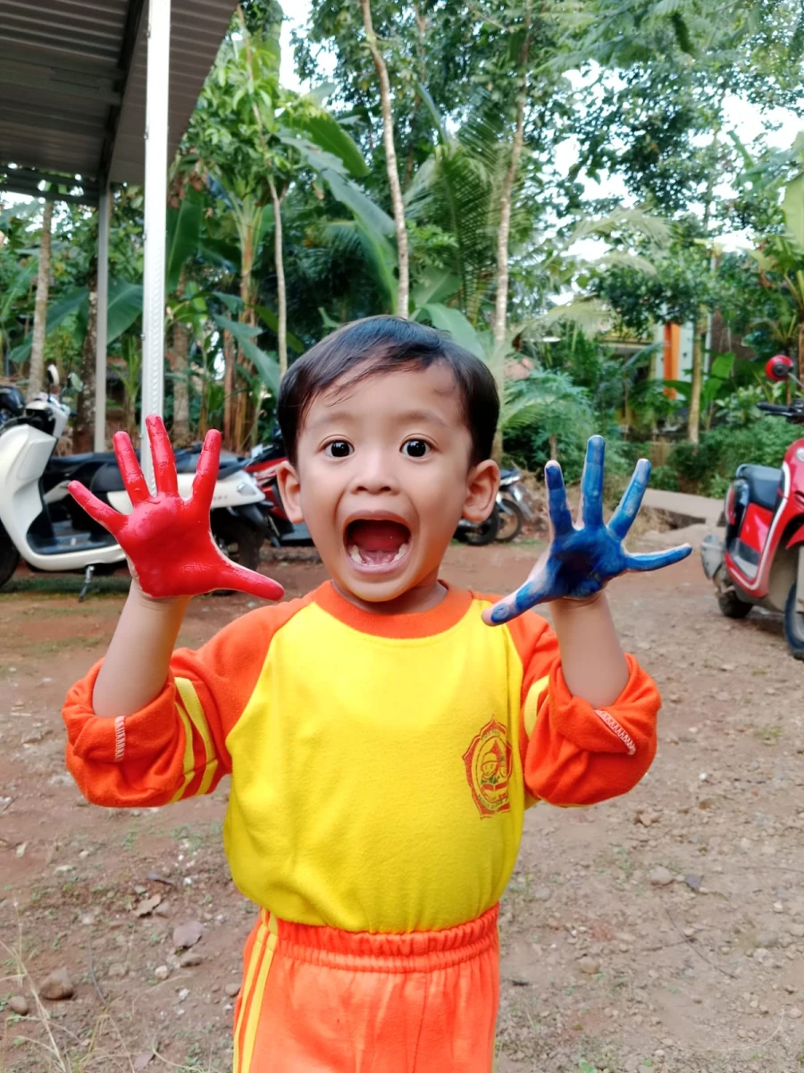 Finger painting anak pos paud mutiara bunda