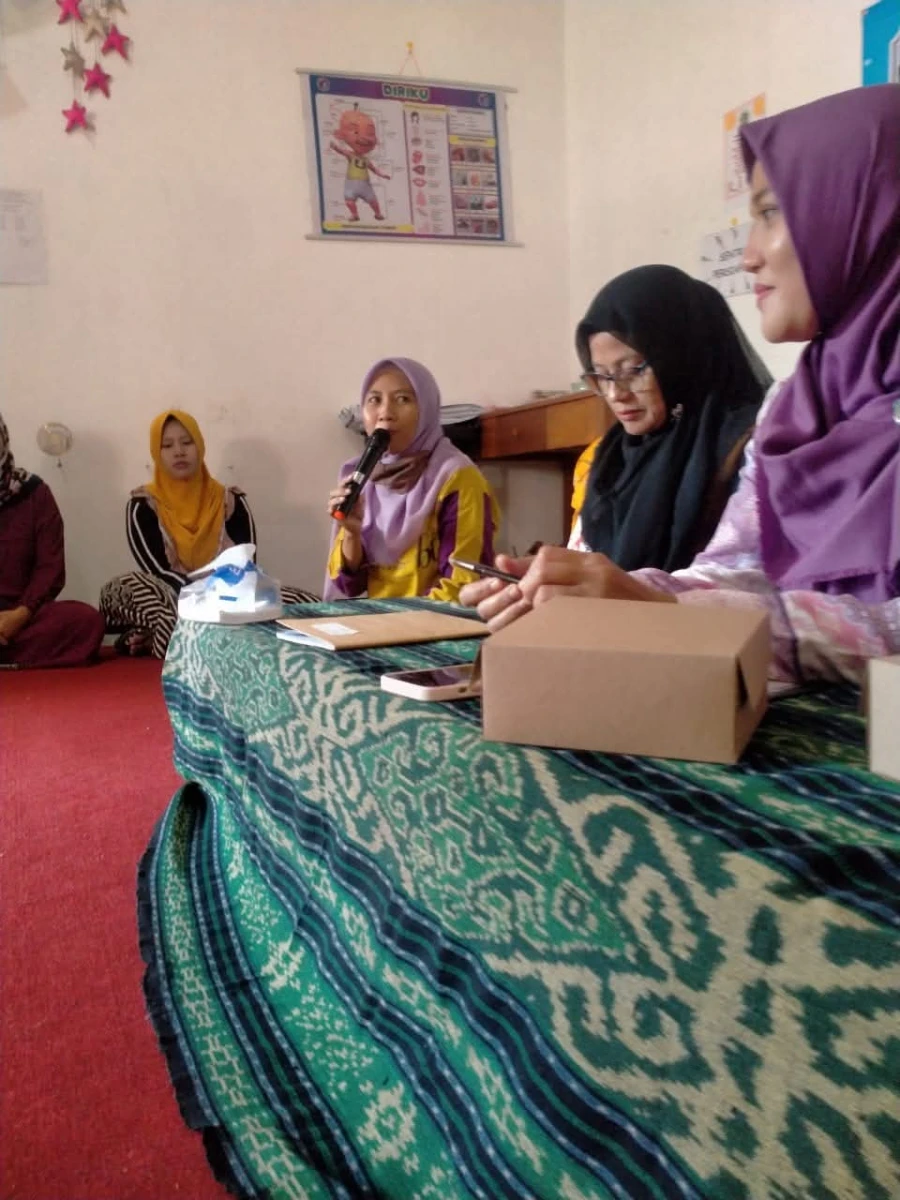 Parenting pola asuh anak usia dini di pos paud taman hati