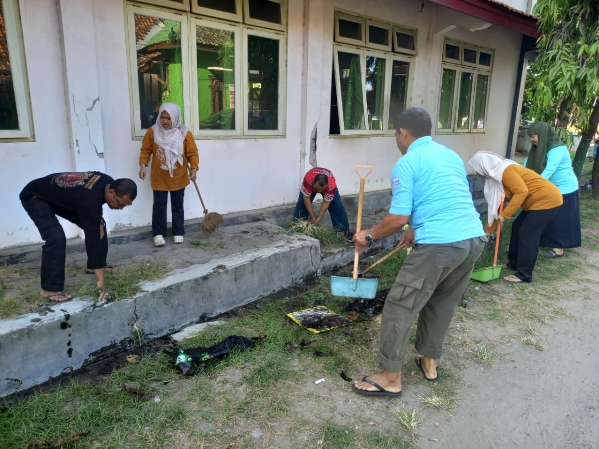 Jumat Bersih TP PKK Kec. Karimunjawa
