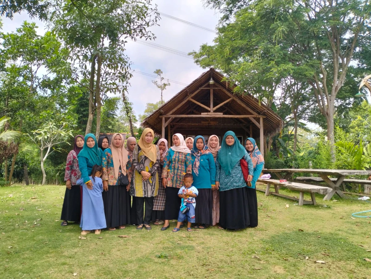 Rapat rutin tim penggerak PKK desa papasan