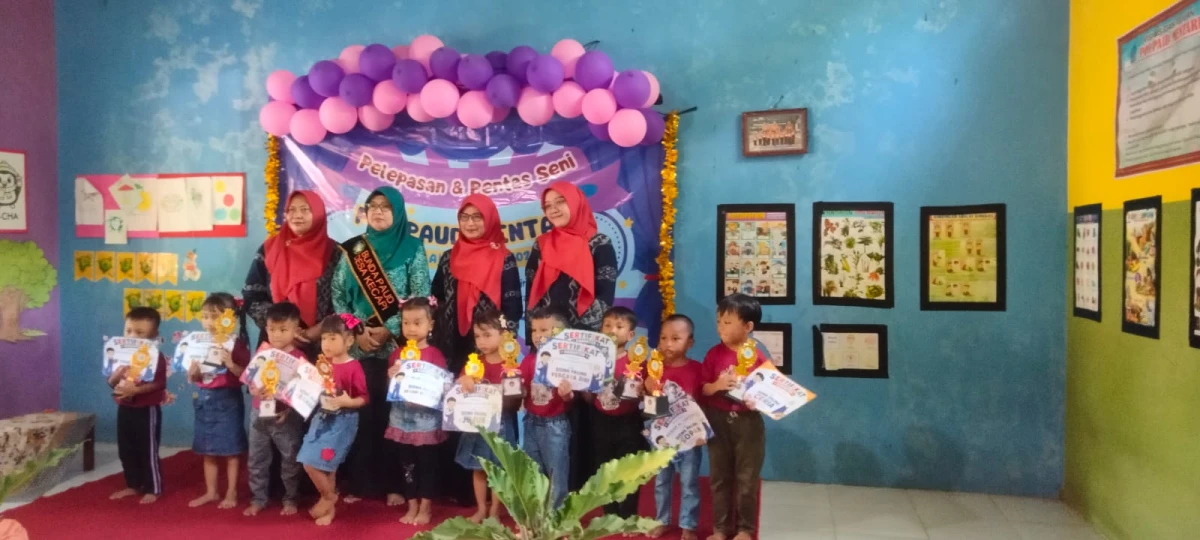 Pelepasan siswa -siswi pos paud Mentari desa kecapi