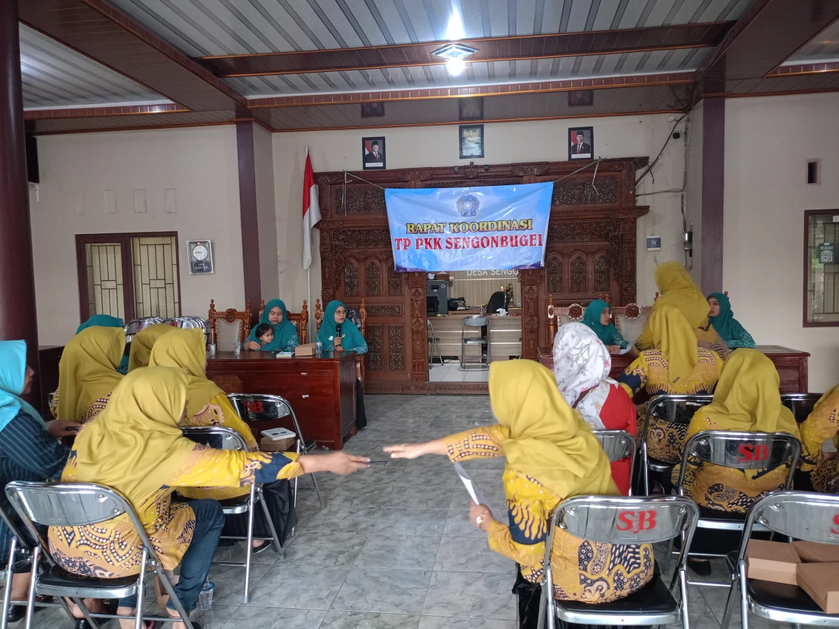 Rapat koordinasi TP PKK desa Sengonbugel pada bulan Mei 