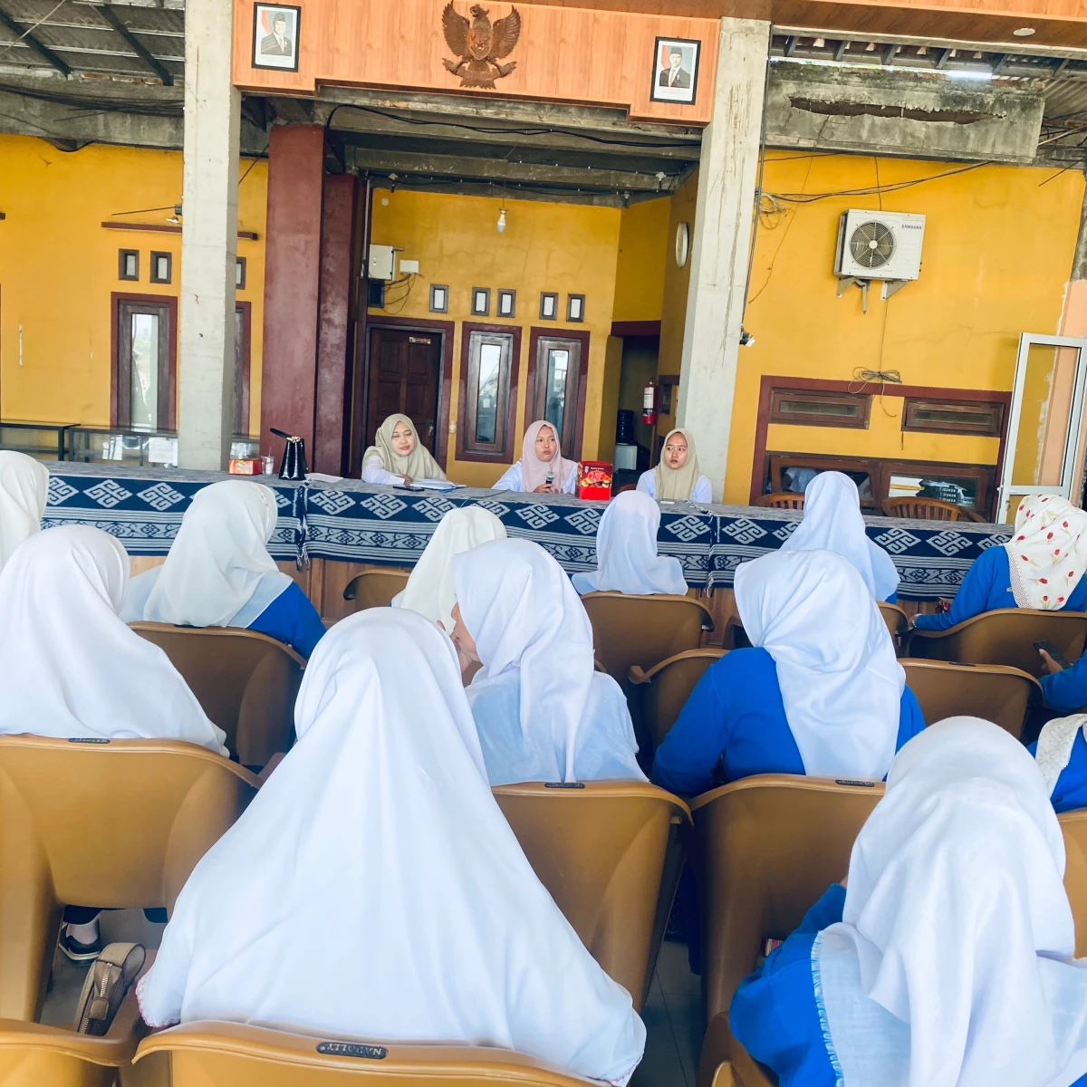 Pertemuan kader posyandu desa sowan kidul