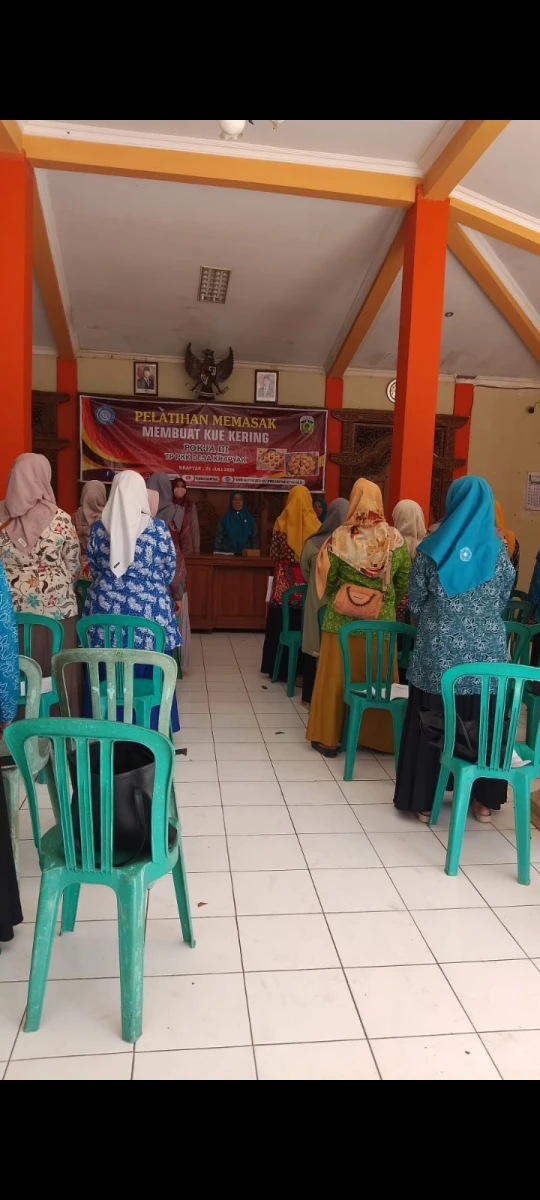Pelatihan buat kue kering
