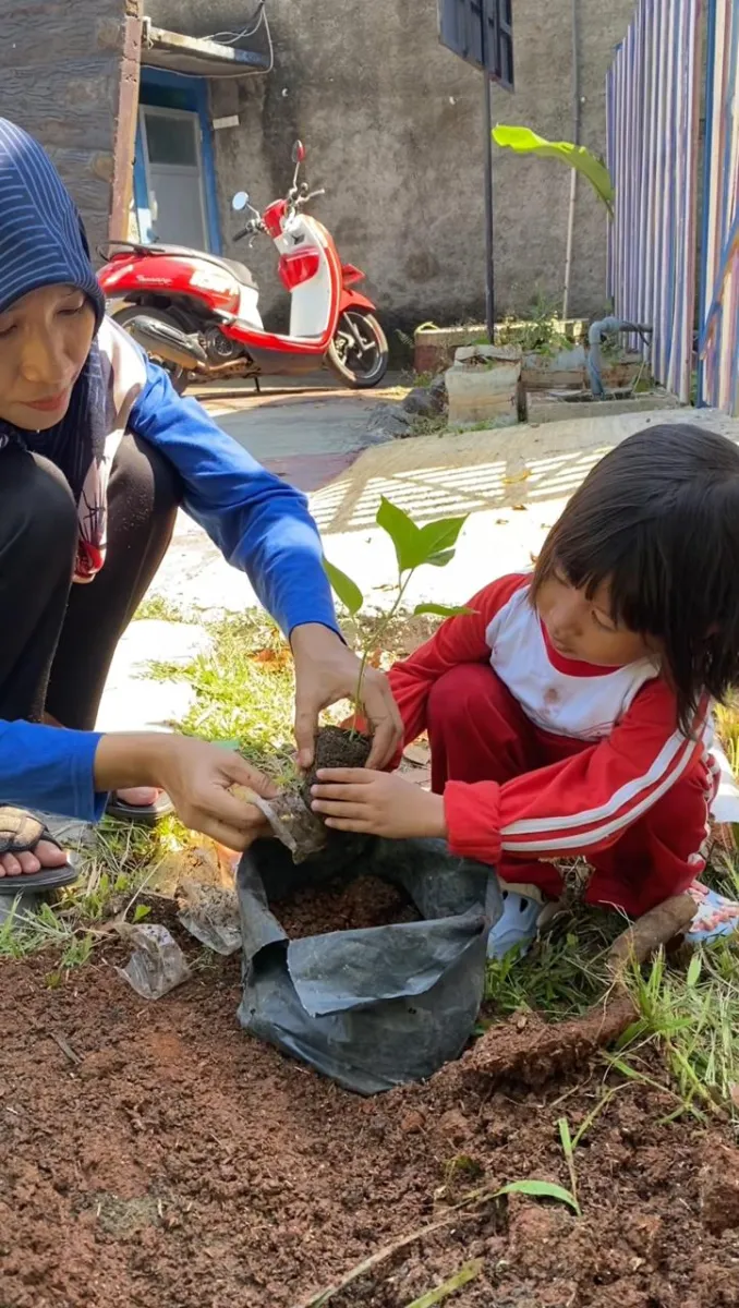 PKK Menanam, Keluarga Sehat dan Hemat