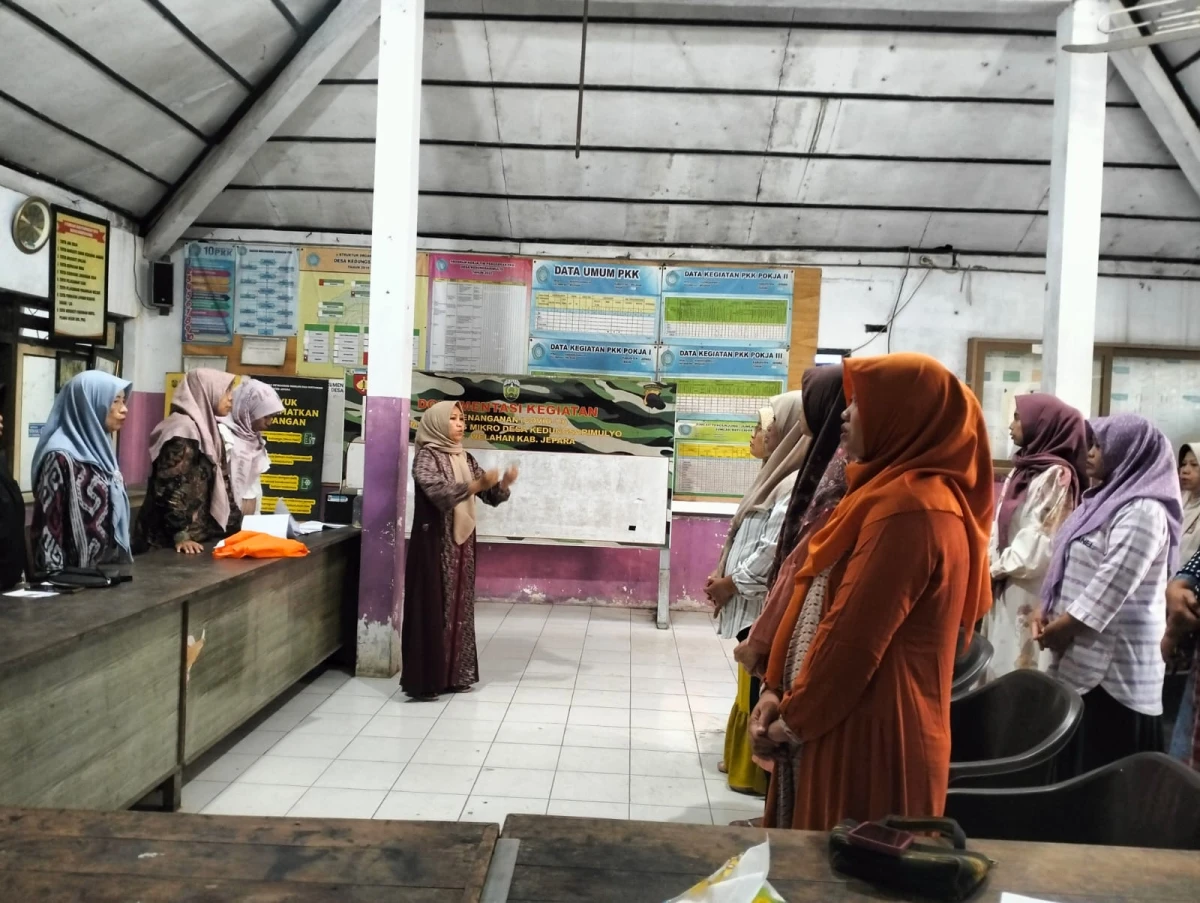 Pertemuan rutinPKK Desa Kedungsarimulyo