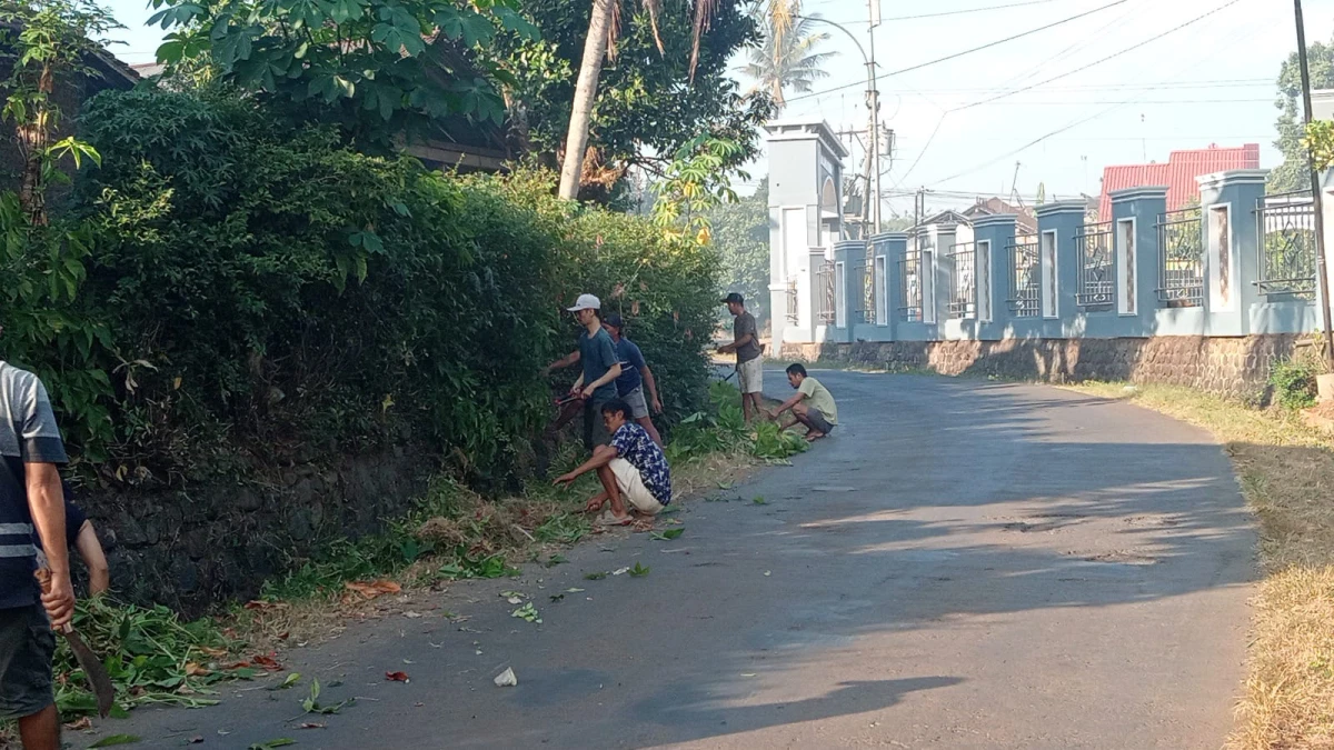 KERJA BAKTI ATAU GOTONG ROYONG