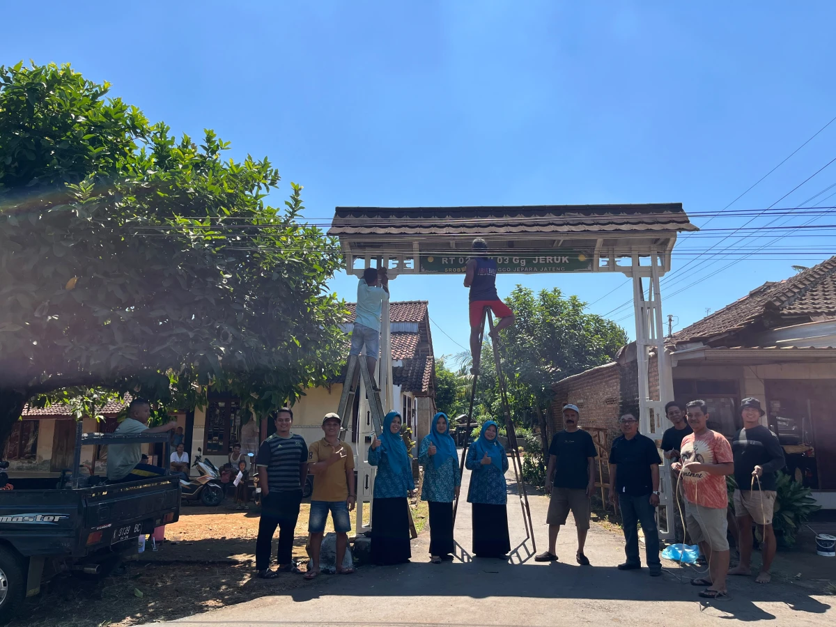 GOTONG ROYONG MEMBANGUN GAPURO