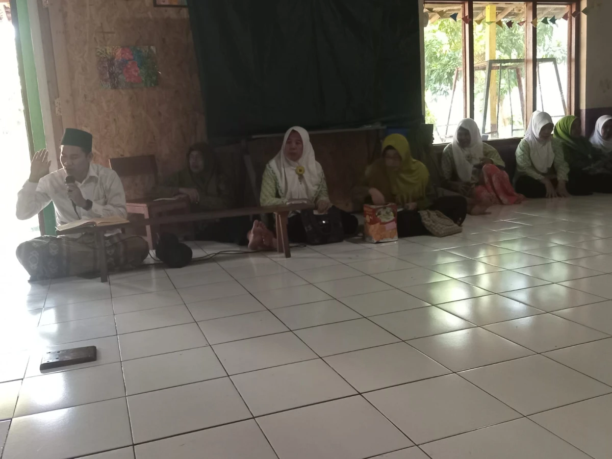 Pertemuan Fatayat Ranting Jambu Ngemplak