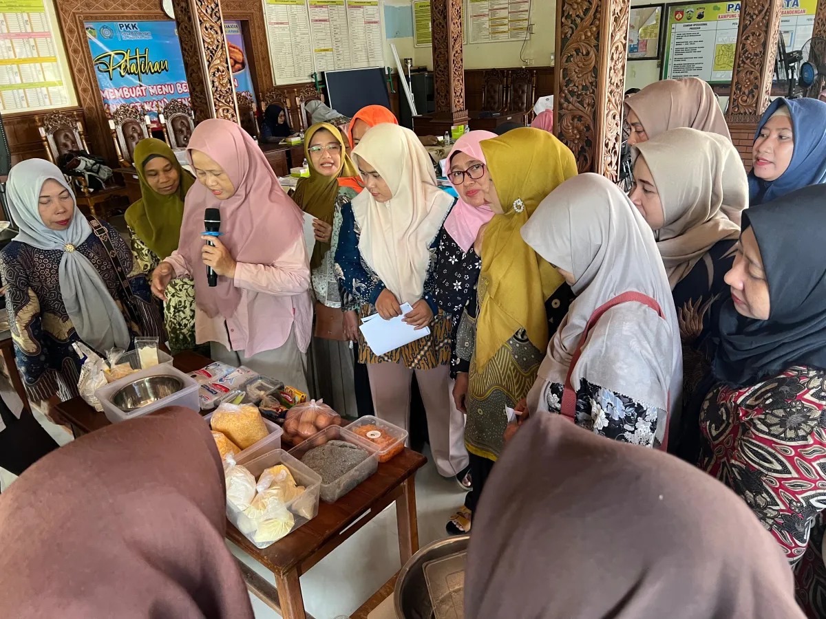 PELATIHAN MEMBUAT MENU BERBAHAN IKAN (NUGET IKAN) DENGAN PRINSIP B2SA