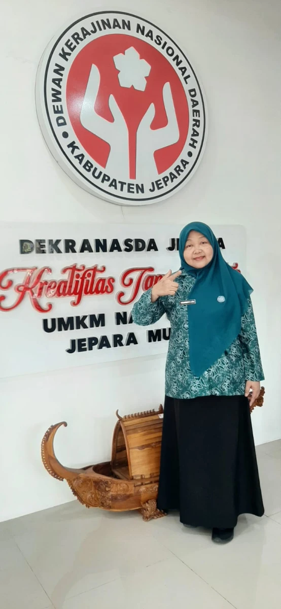 Kunjungan ke Galeri Dekranasda 