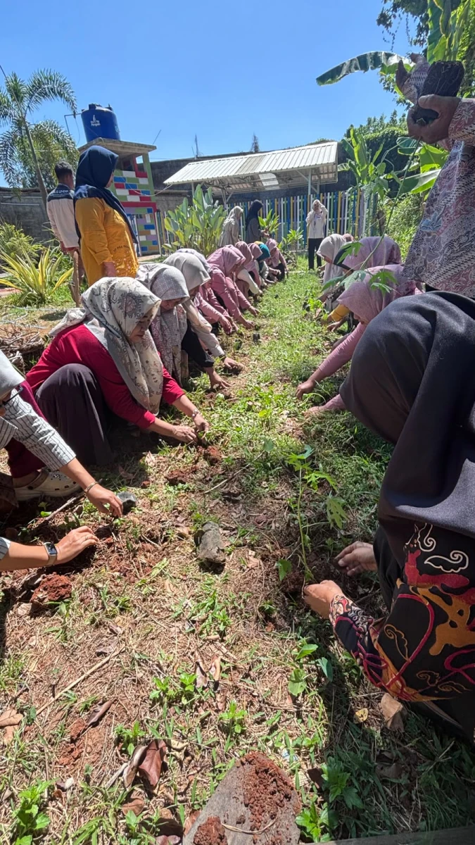 Gerakan Hijau TP. PKK Desa Tegalsambi