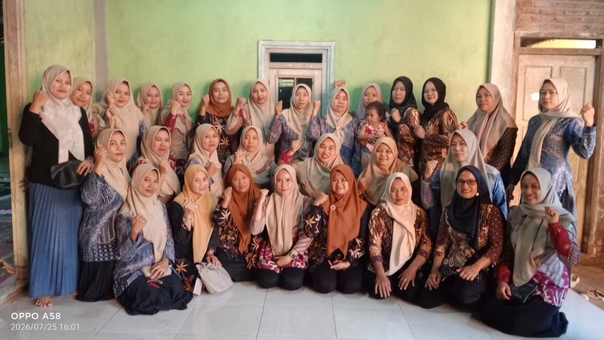 Pertemuan PKK rt di rw 8 desa kecapi