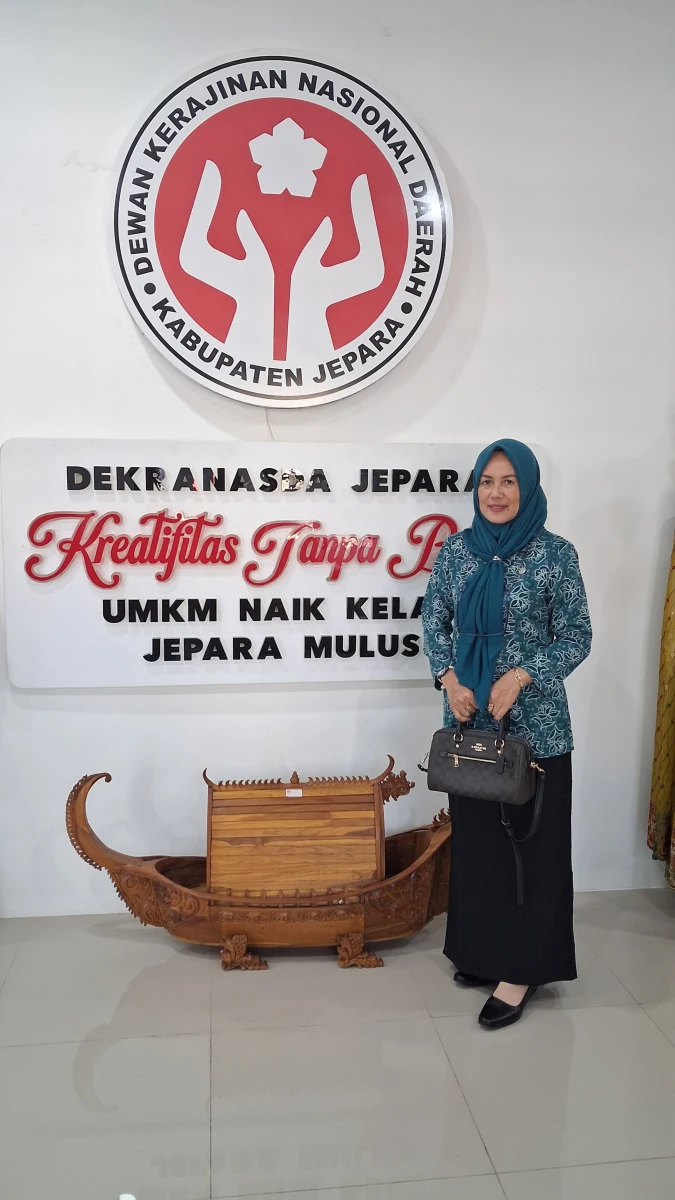 Kunjungan TP PKK Desa Karanggondang ke Dekranasda Kabupaten Jepara sebagai Upaya Penguatan Kreativitas dan Pengembangan Produk UMKM Lokal