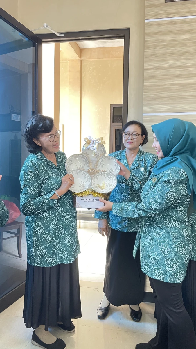 TP PKK Kecamatan Donorojo Berikan Penghargaan kepada Kader TP PKK Desa atas Dedikasi Pengabdian