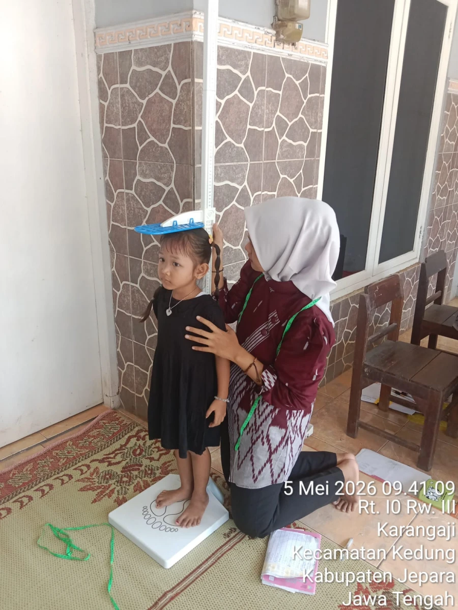 Pelaksanaan posyandu anggrek rw 3 desa karangaji