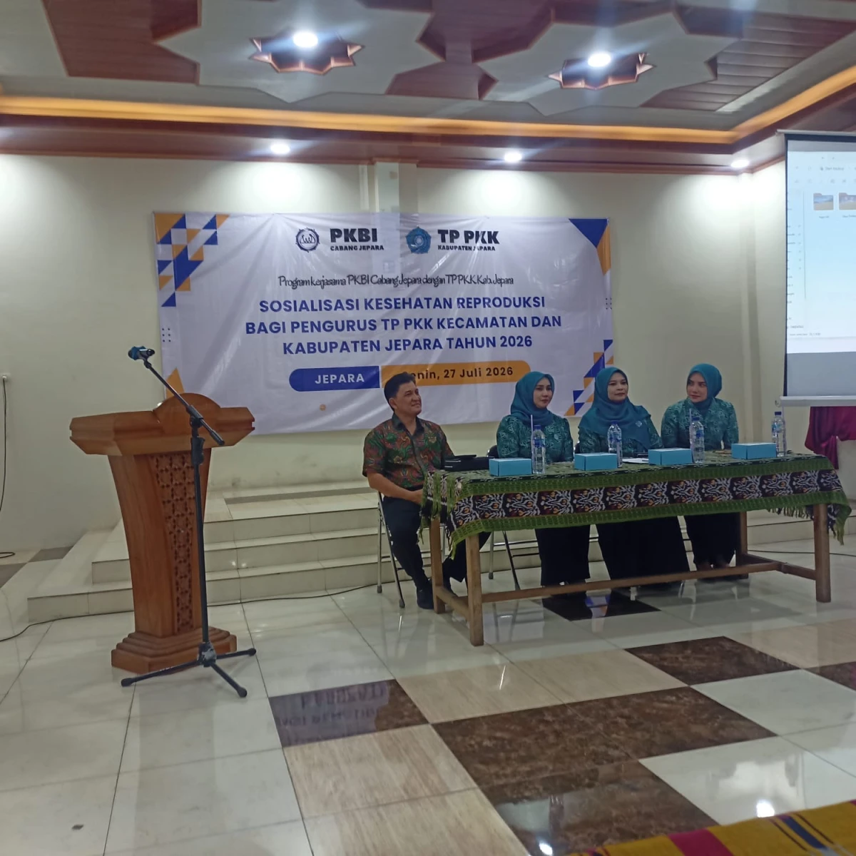 Sosialisasi Kesehatan Reproduksi bagi Pengurus PKK Kecamatan