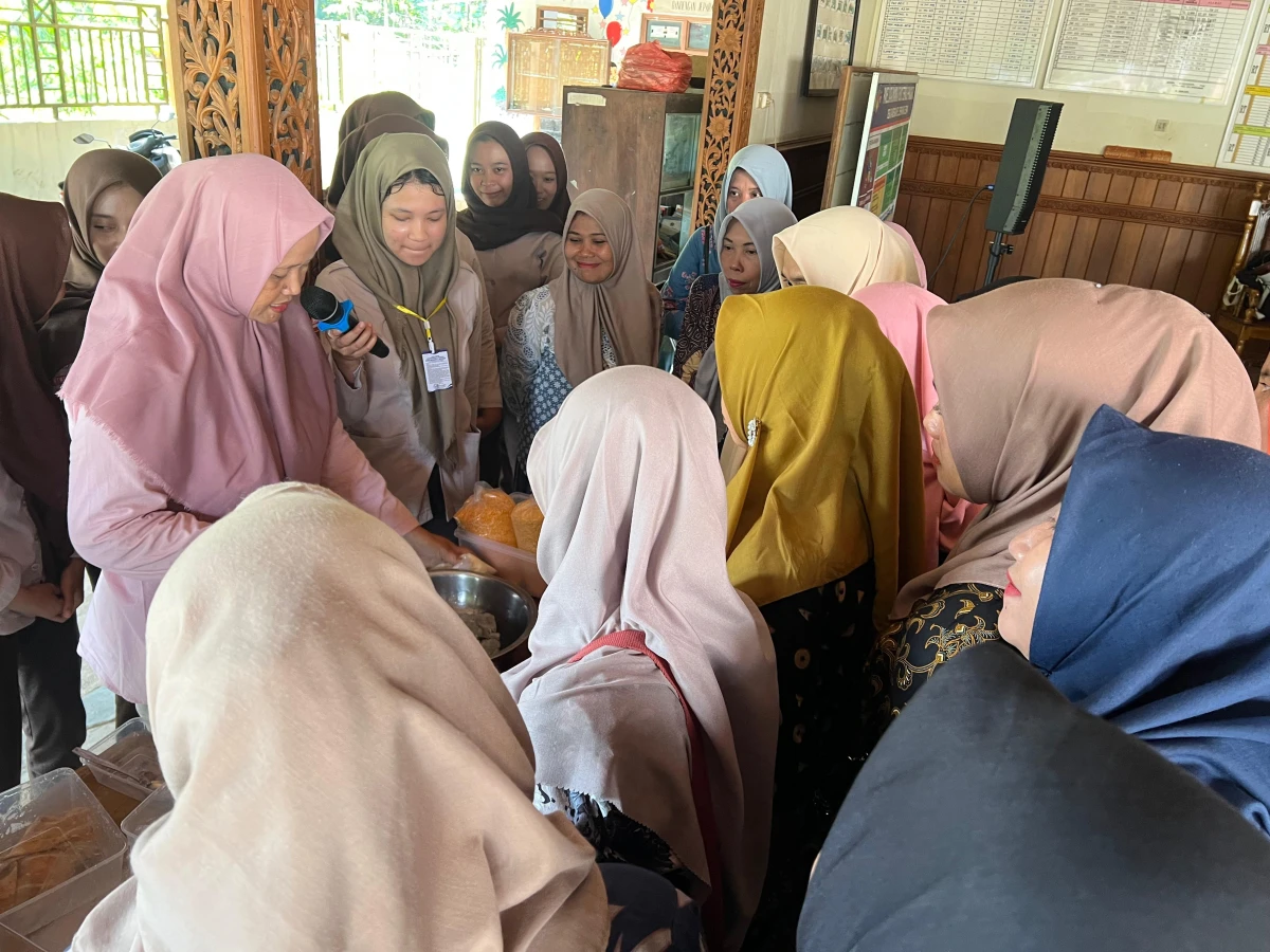 PELATIHAN MEMBUAT BOLU IMUT BERBAHAN TEPUNG IKAN