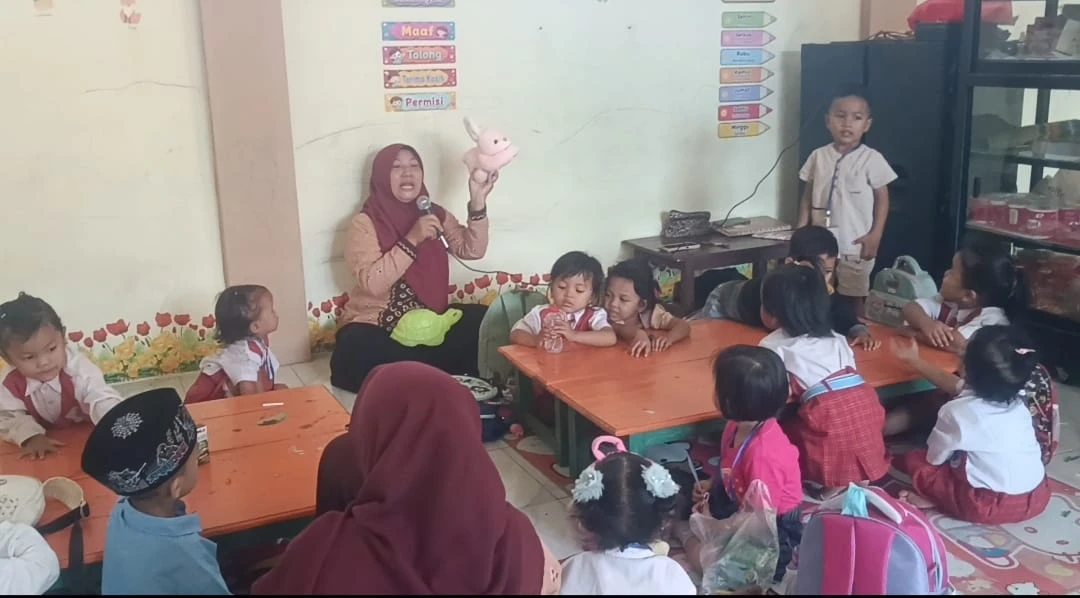 Bunda PAUD "POS PAUD KASIH BUNDA" Mendongeng untuk Anak