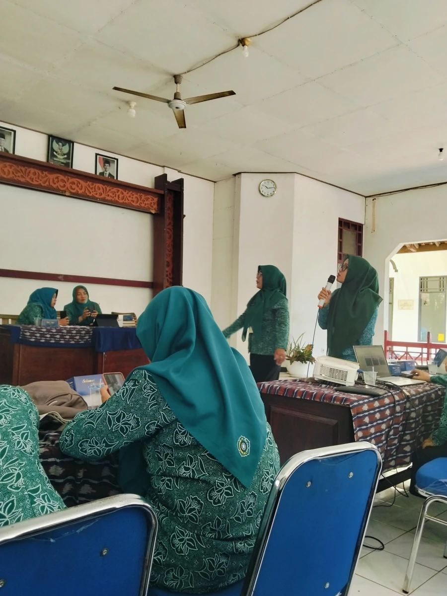 Pertemuan Rutin PKK Kecamatan Kembang Bulan Juli