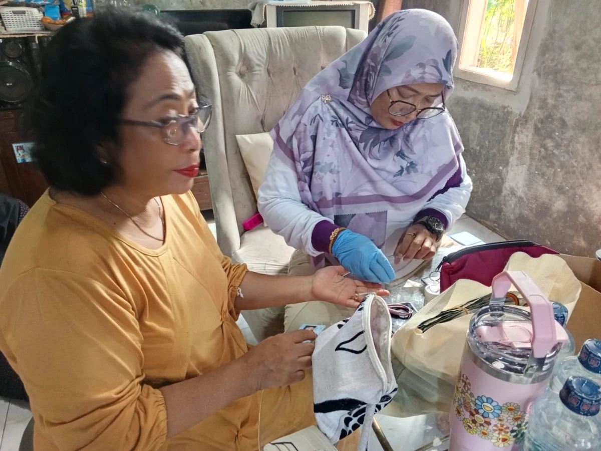 CEK KESEHATAN DI POSYANDU BALITA NUSA JAYA 1 