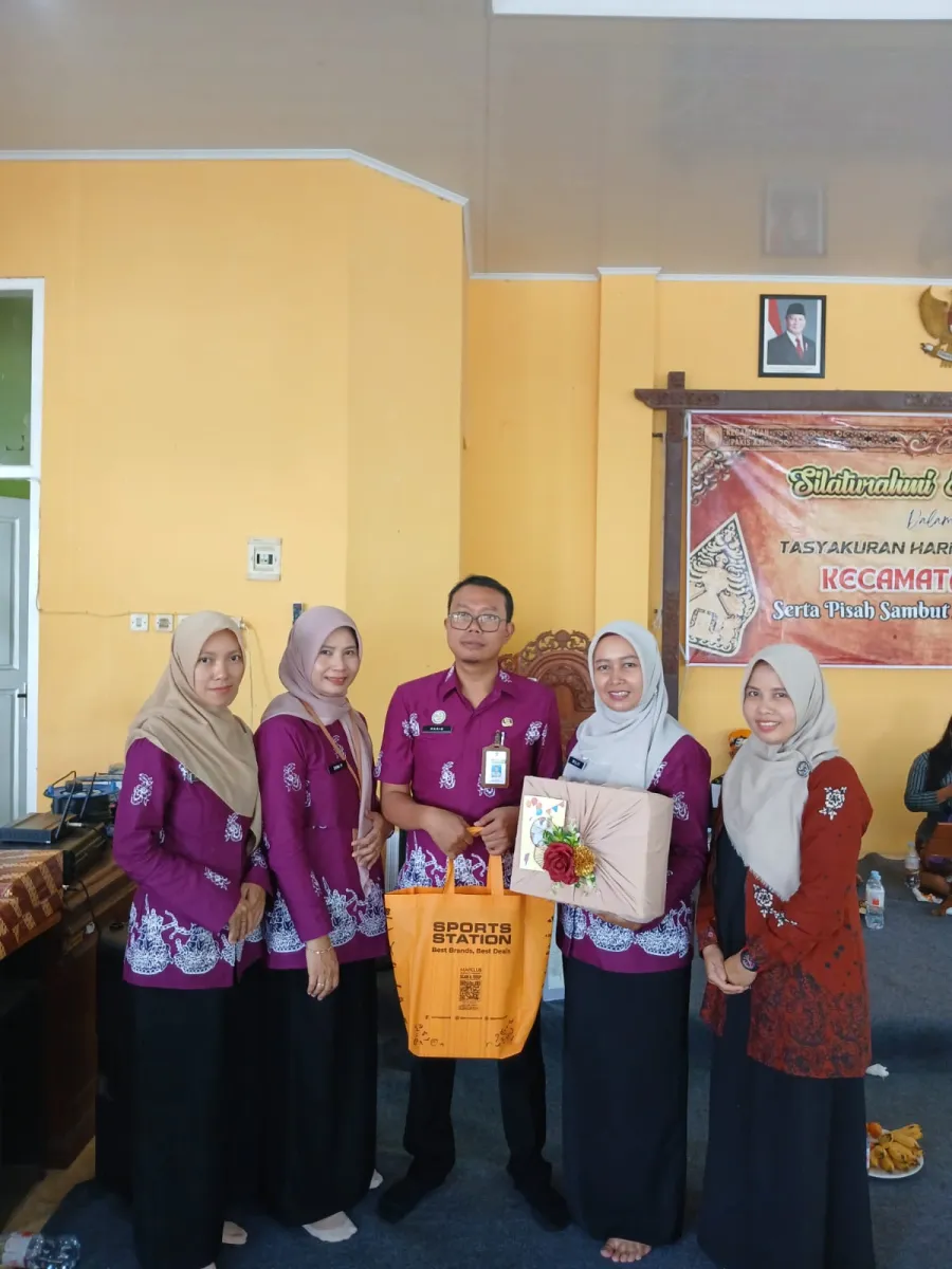 Do’a Bersama Dalam Rangka Tasyakuran HUT Kecamatan Pakis Aji Ke-18  dan Halal Bihalal Tahun 2026 dan Perpisahan Wakil Ketua TP PKK Kec. Pakis Aji dan  Ketua Pokja II