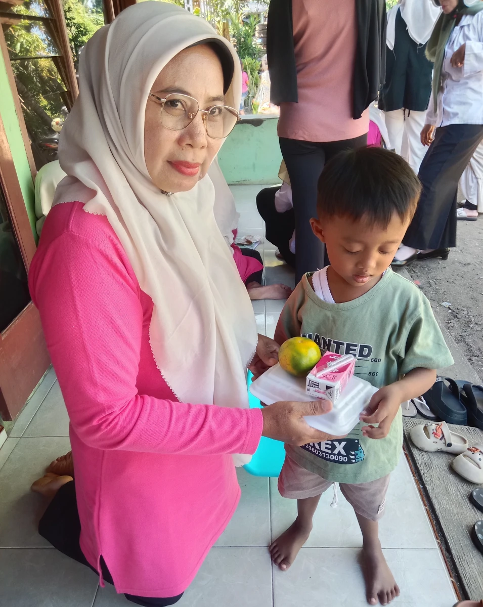 Pemberian PMT untuk anak stunting bulan ke 5