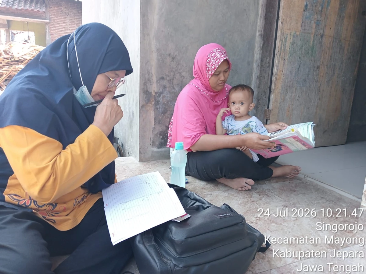Pendampingan Terapi Gizi Terencana Bagi Anak Ibu Arifah dalam Upaya Penanganan Gizi Kurang di RT 09 RW 02